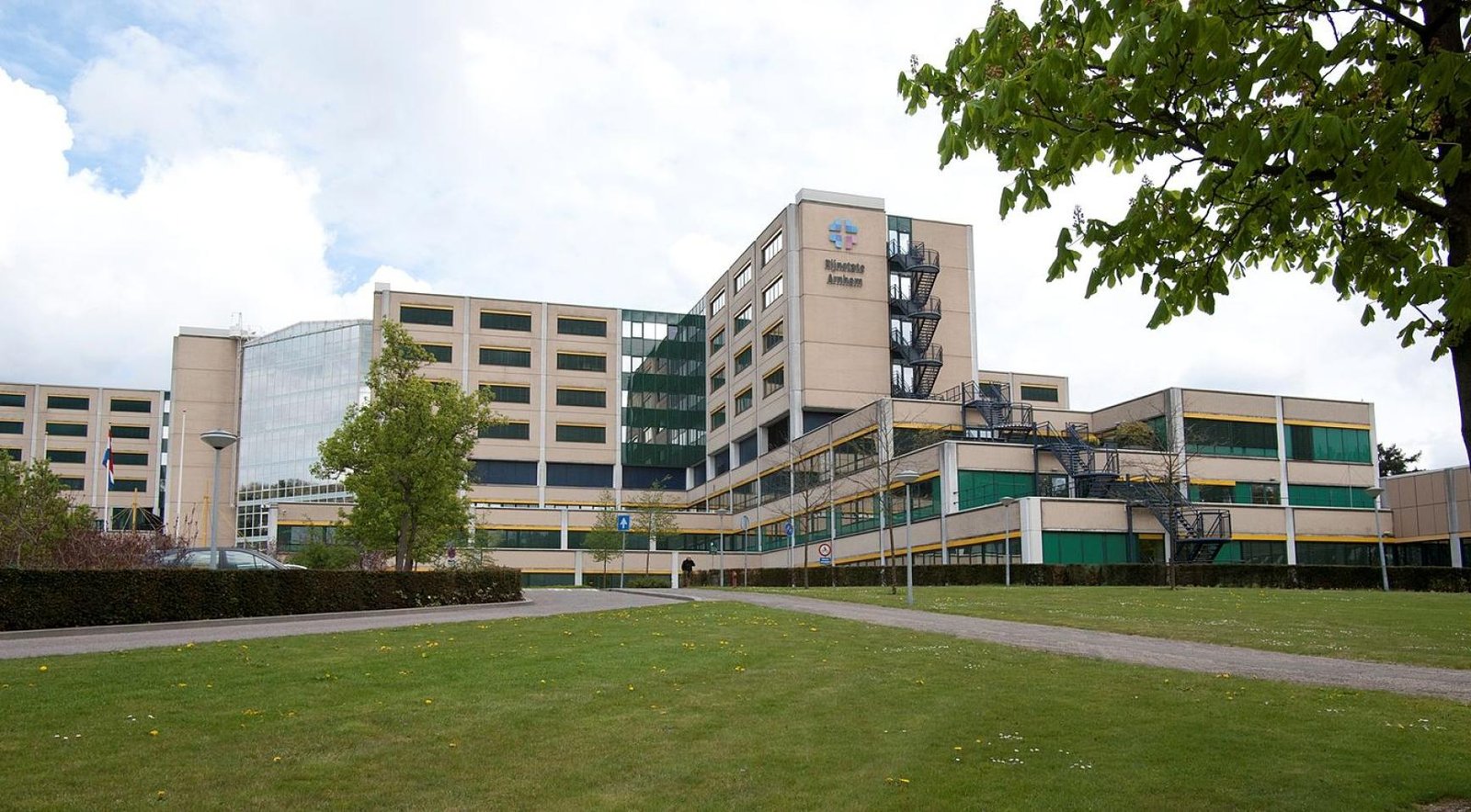 Arnhem gynaecologist secretly used own sperm to conceive at least 16 children