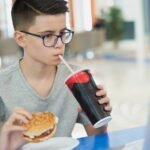Half of Dutch children drink 16.5 glasses of sugary soft drinks per week
