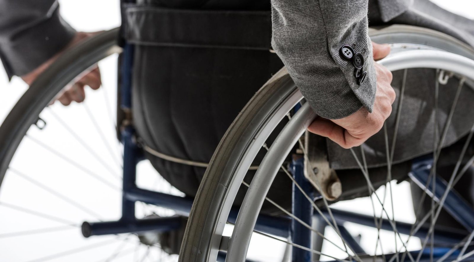 Thousands of Dutch polling stations fail accessibility standards