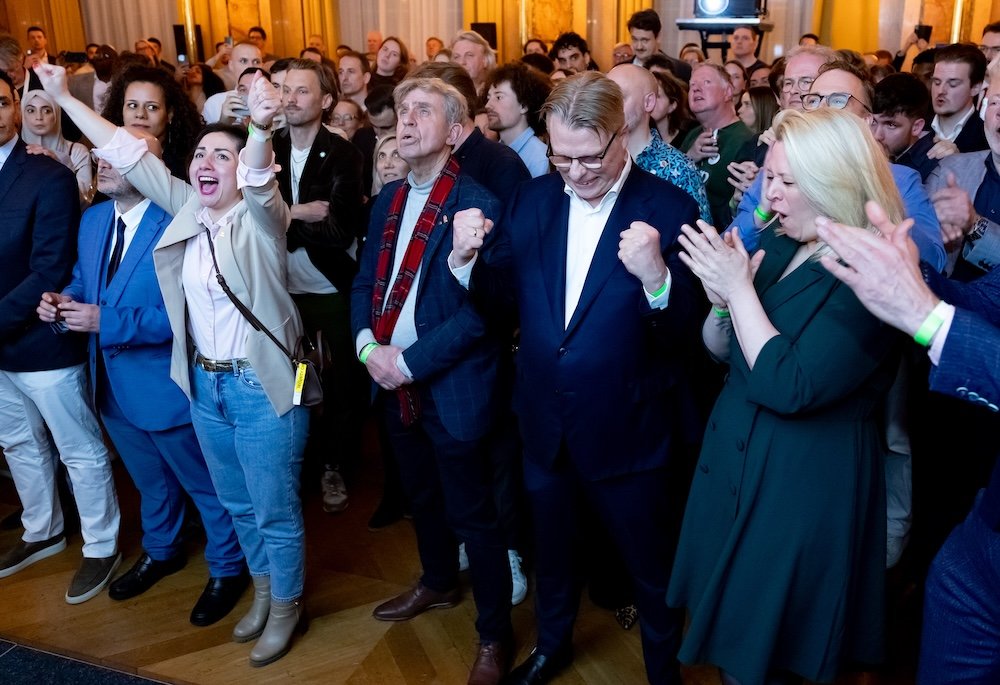 The results in the big five cities show stability on the left