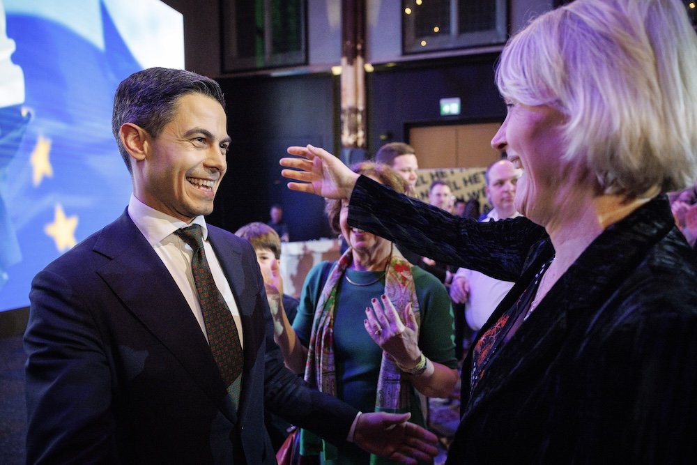 Local parties make big gains in elections, turnout rises to 54%