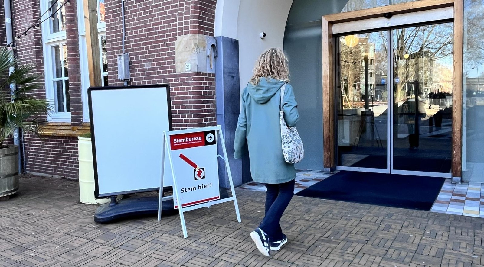 Five suspected or convicted criminals to be sworn in as municipal councillors tomorrow