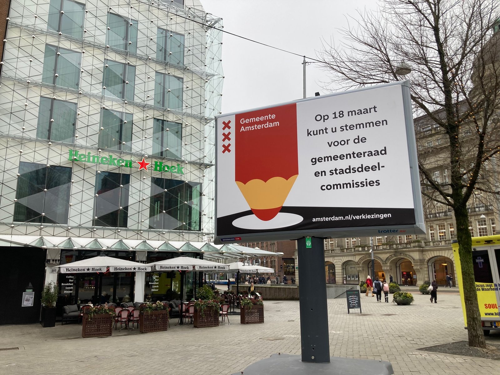 Amsterdam council shapes up, The Hague is in disarray