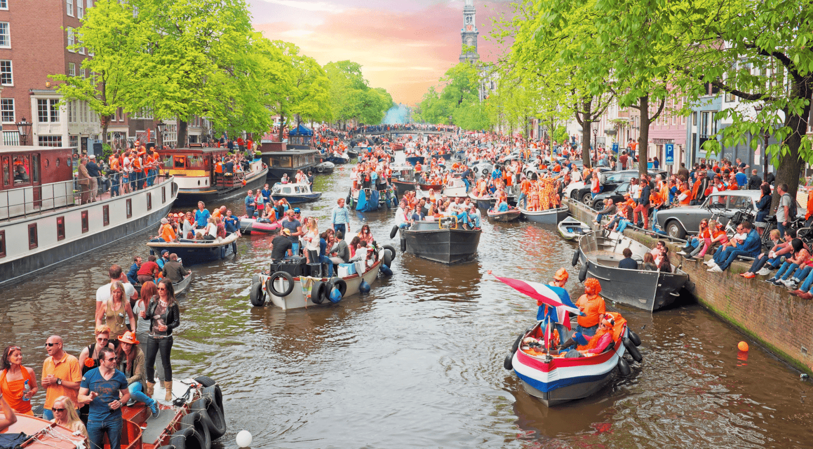 Criticism of Amsterdam’s plan to enforce 12 passenger limit on canal boats on King’s Day
