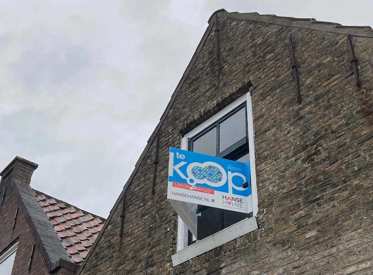 House prices rose 5% in the year to March as market levels off