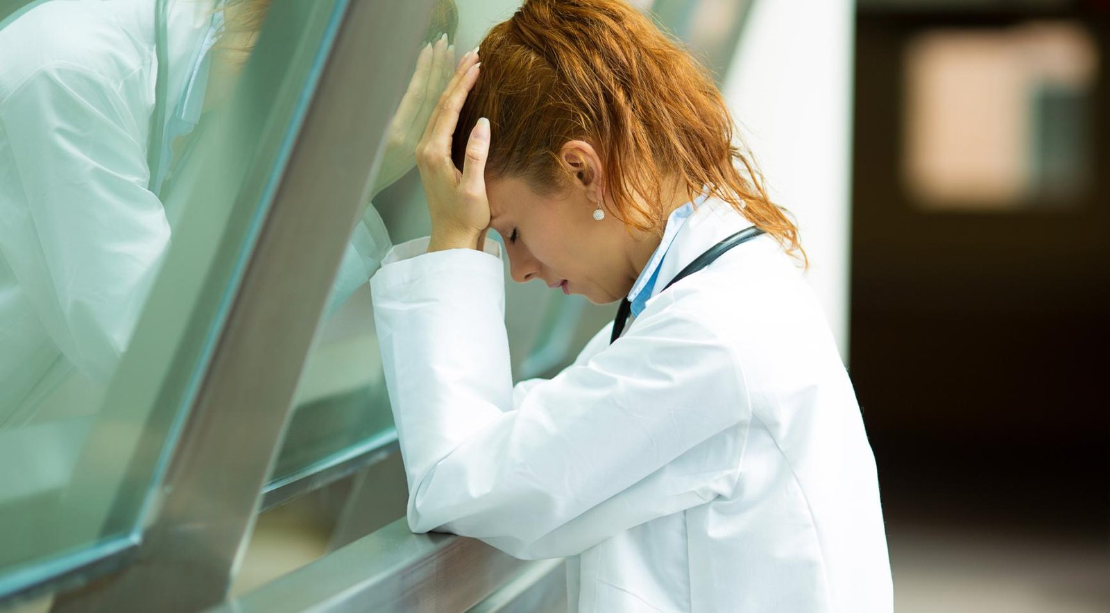 Dutch doctors and nurses feel unprepared for end-of-life care, survey shows