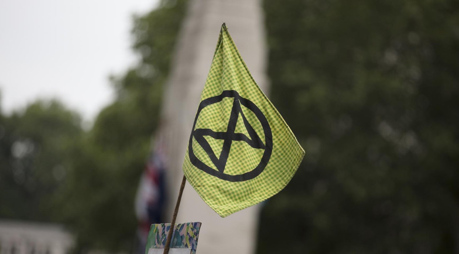 Dutch police arrest over 200 after XR blocks A12 near De Meern