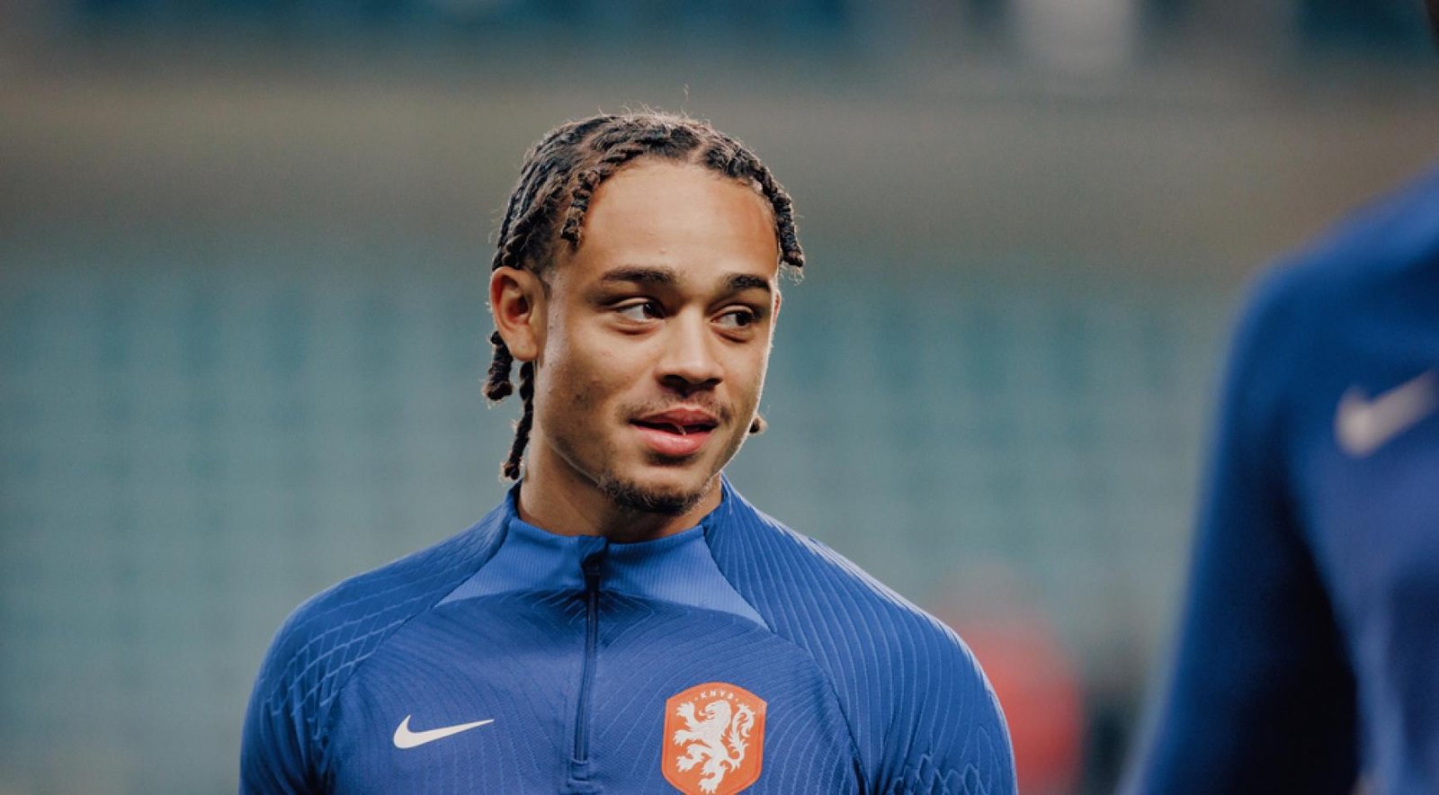 Dutch midfielder Simons will miss the World Cup after serious knee ligament tear