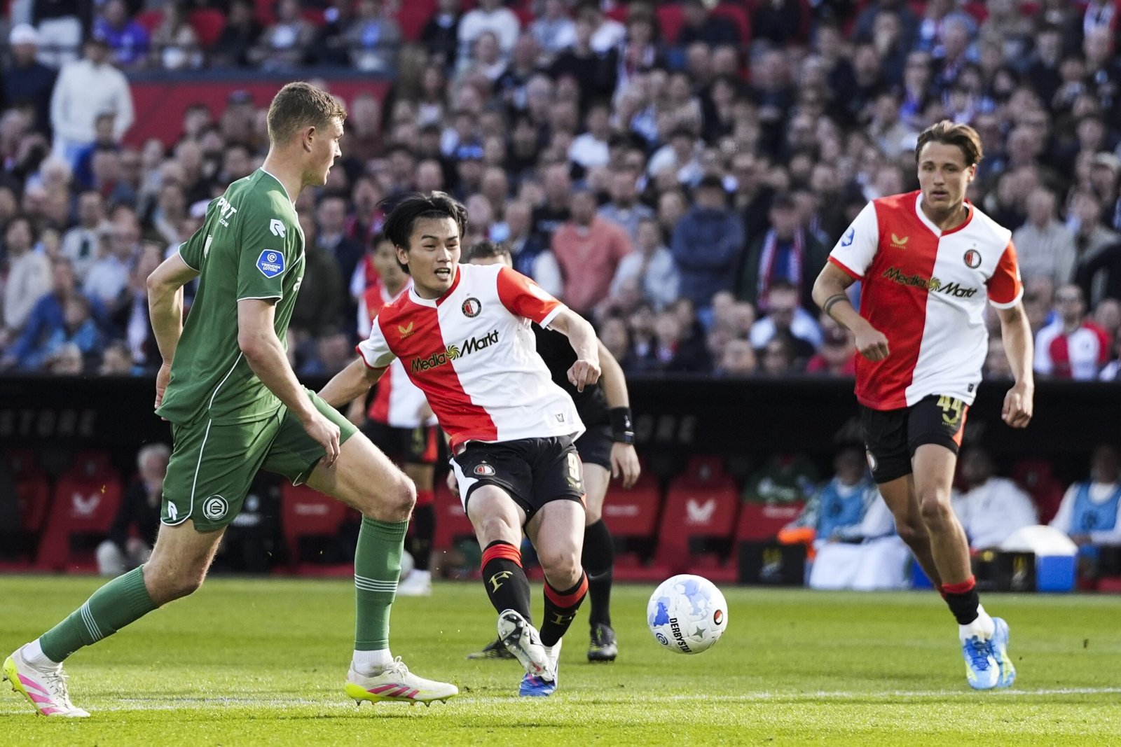 Feyenoord open up gap in race for second as Twente and NEC draw