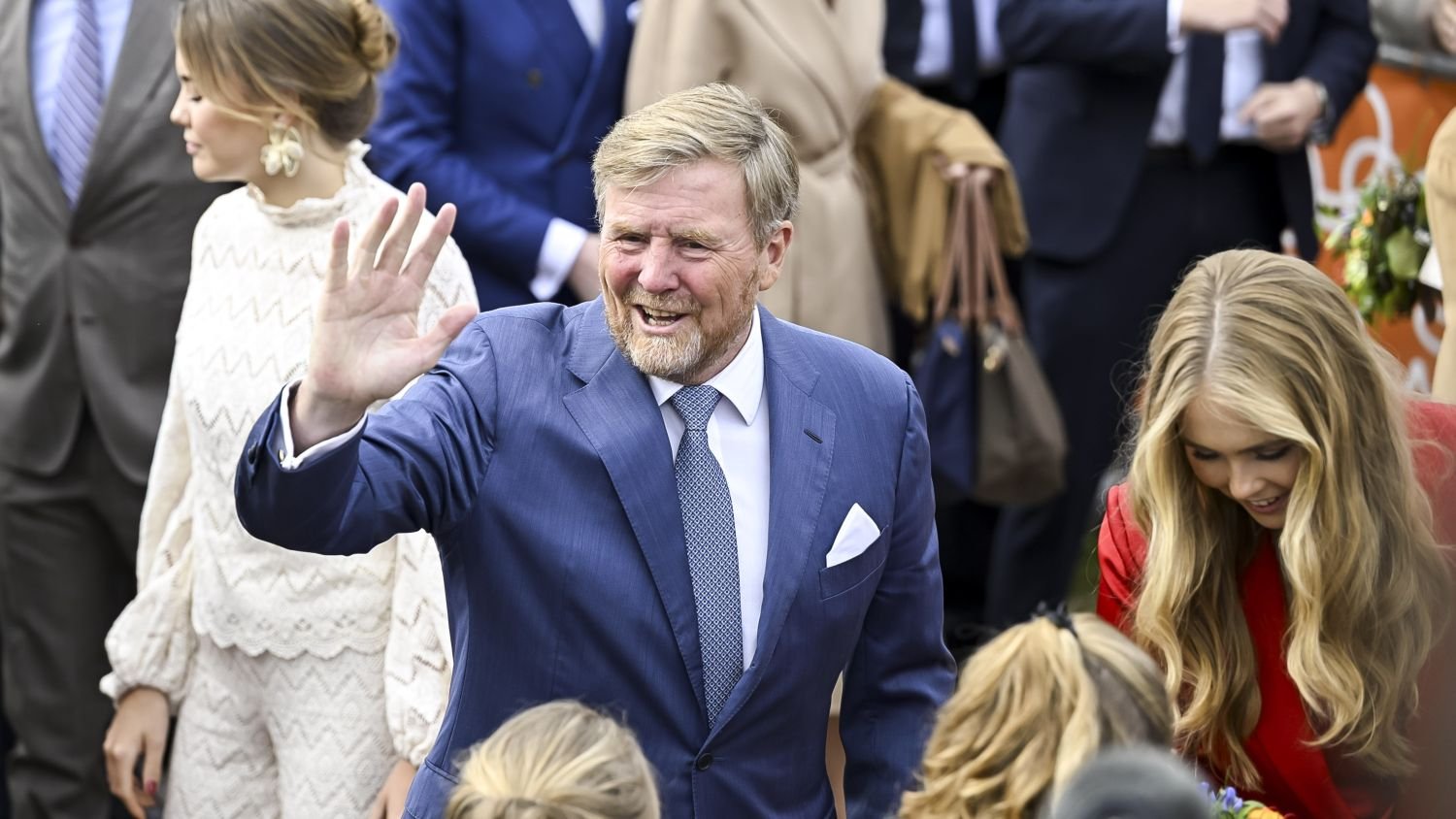 Half of Dutch think monarchy is too expensive, survey shows