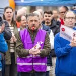 Civil servants set for 2.7% pay rise after months of strikes