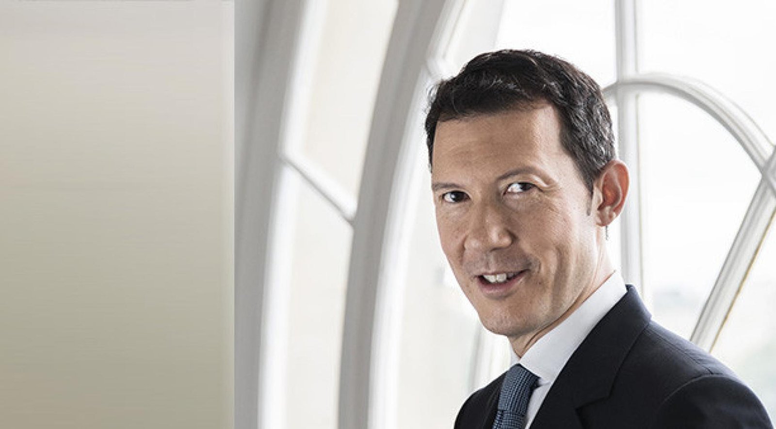 Dutch government to challenge multimillion-euro executive pay at KLM and Air France-KLM