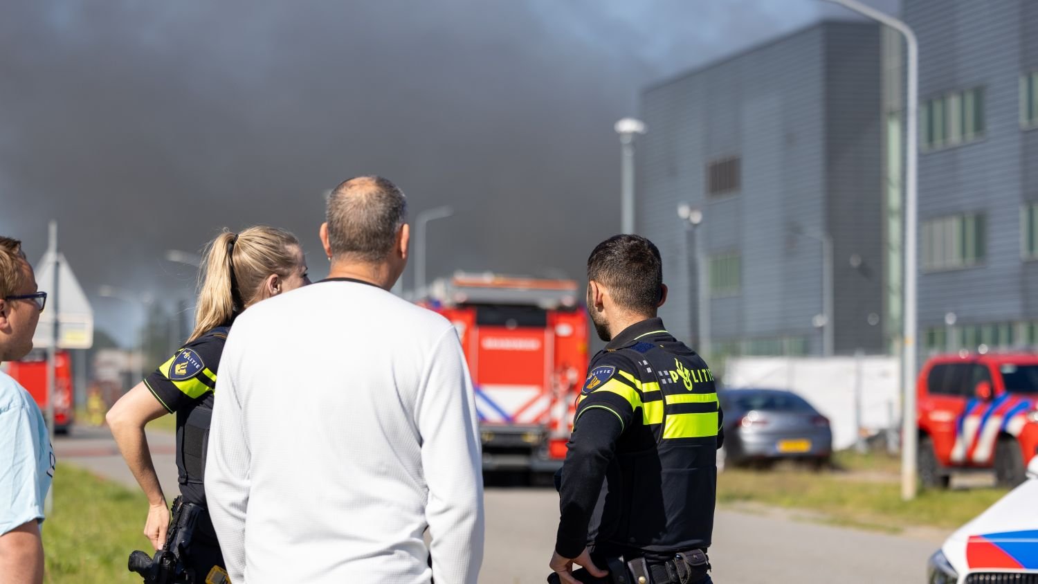 Massive fire at datacentre in Almere, NL-alert circulated
