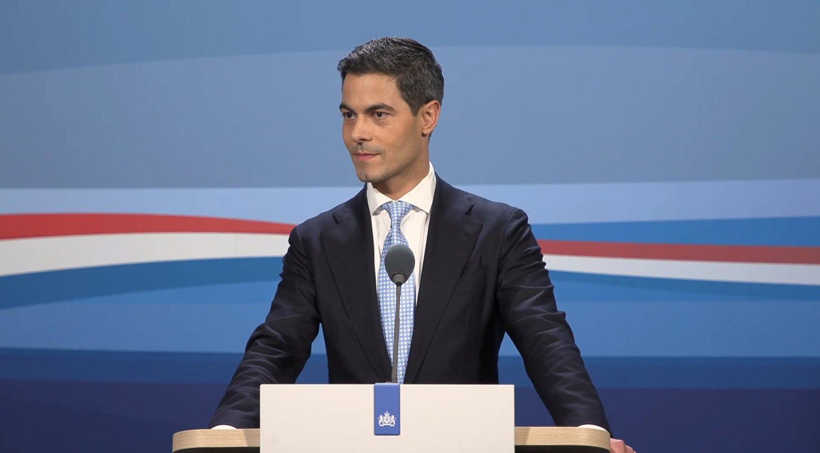 Dutch PM says hantavirus won’t be the next Covid as another KLM passenger shows symptoms