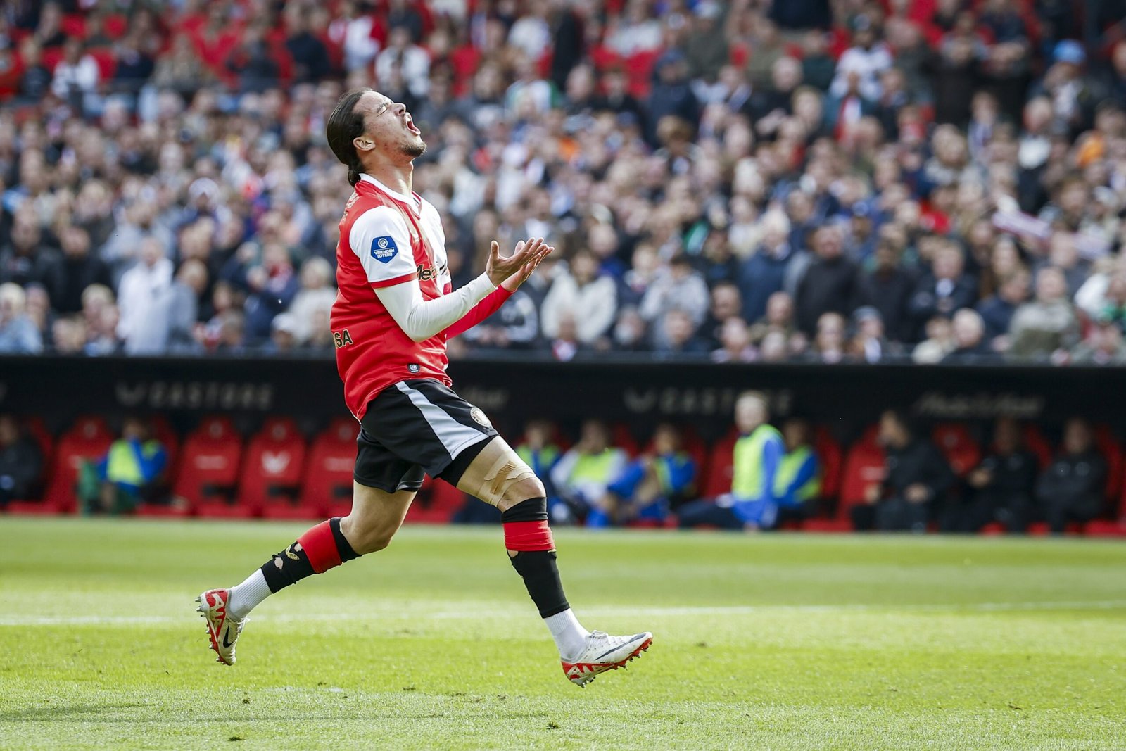 Feyenoord secure Champions League spot, Twente move up to third