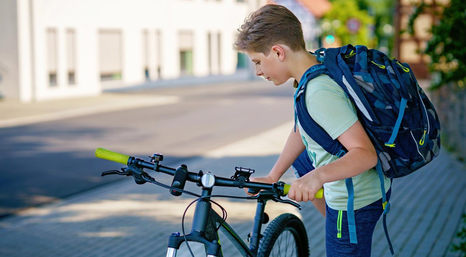 Only 1 in 4 Dutch children cycle to school daily, researchers say