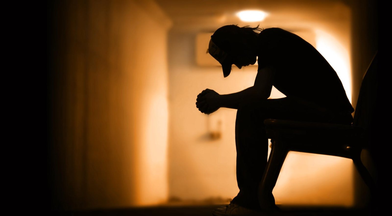Dutch suicide prevention hotline shares visitor data with tech companies