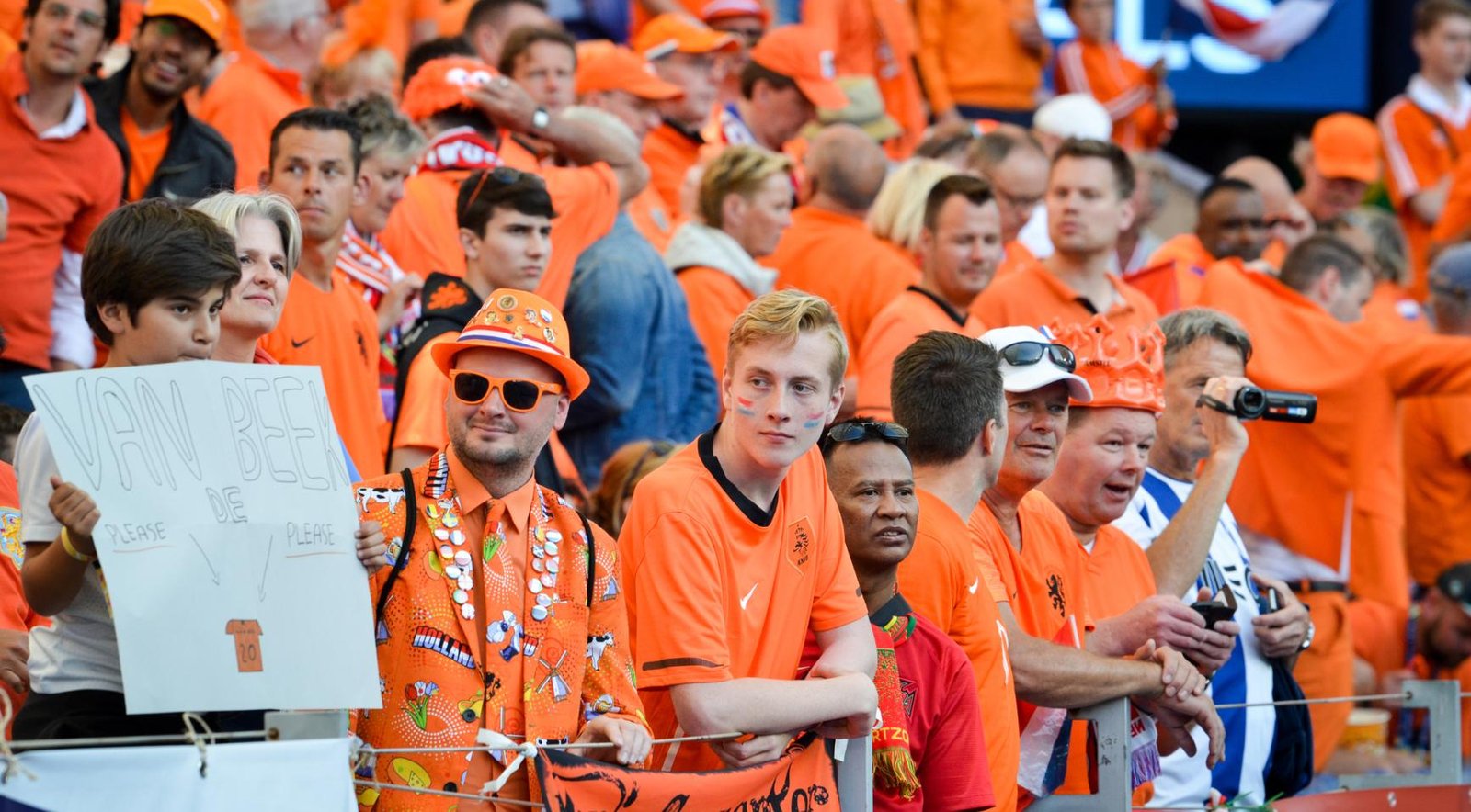 Dutch football assoc. ready to link stadium tickets to ID cards; Fans worried