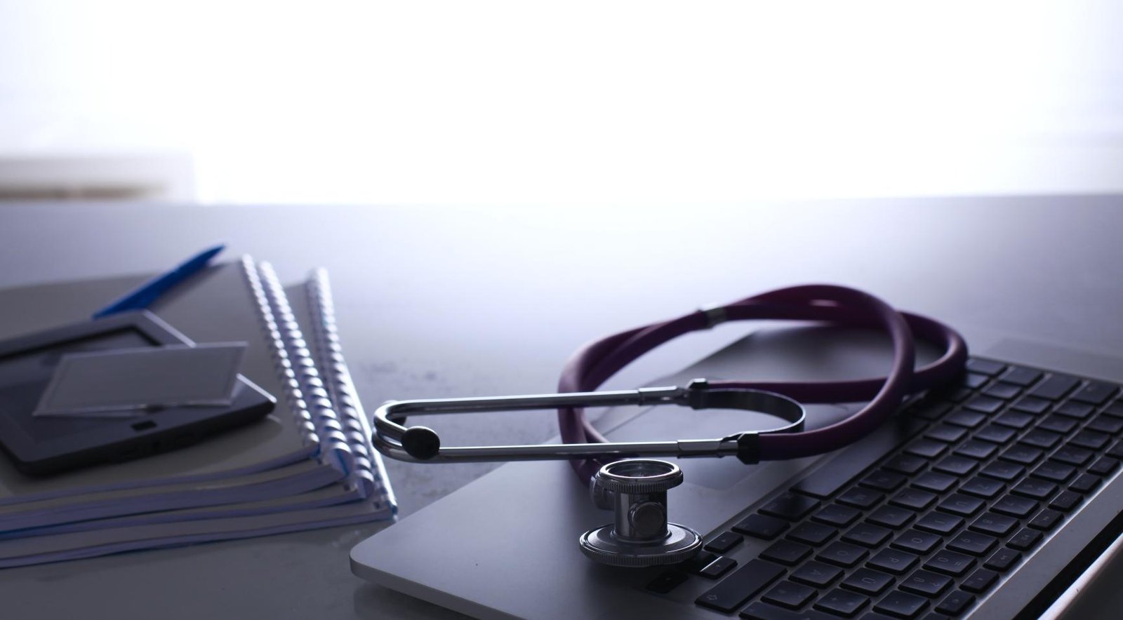 Health insurer financially pressuring doctors to use unreliable triage apps, GP’s say