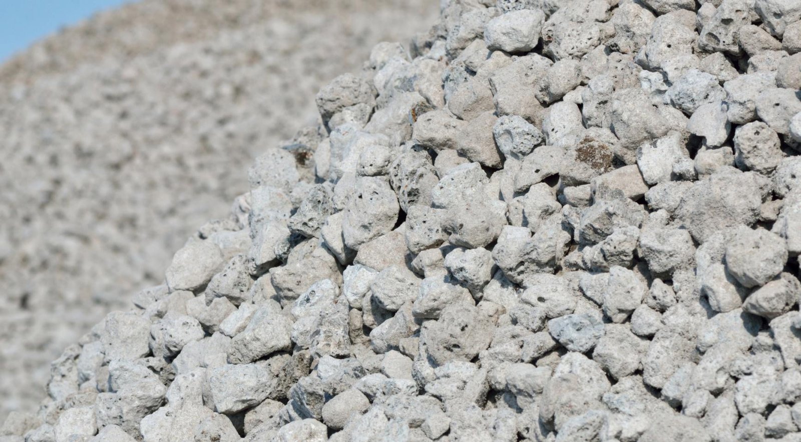 Dutch Cabinet moves toward conditional ban on steel slag use over safety concerns