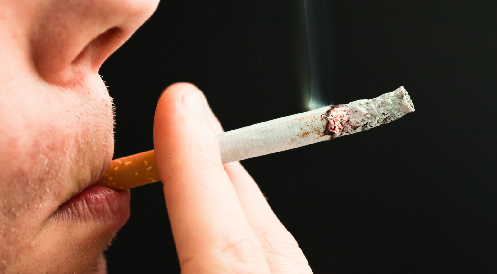 Dutch government rejects new national ban on cigarette filters, disposable vapes