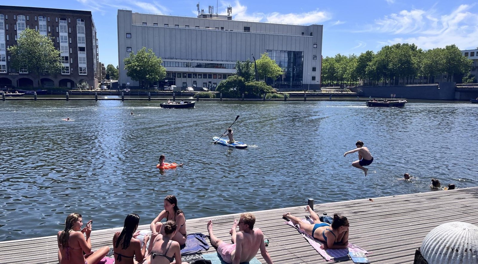 KNMI ends code orange overnight, warns of storms and 27–32°C heat Sunday and Monday