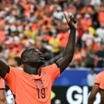 Koeman set to change forward line again, doubts over Brobbey