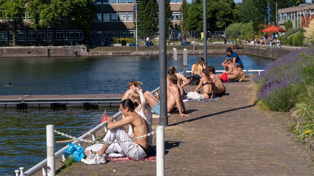 Netherlands braced for hottest days of the year