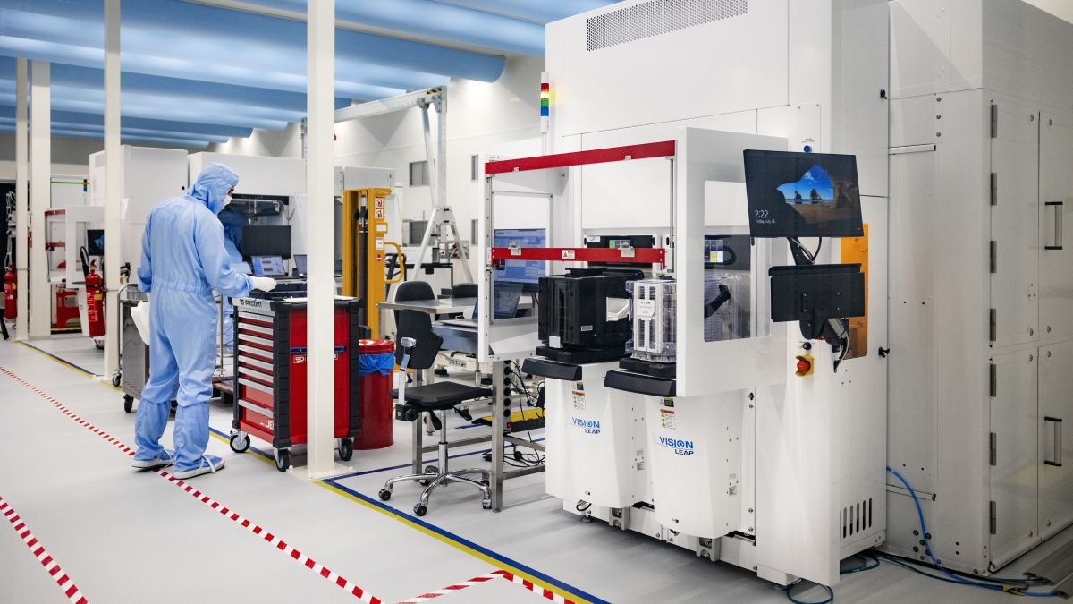 Chip firm Nearfield raises $380m in boost for Dutch deep-tech