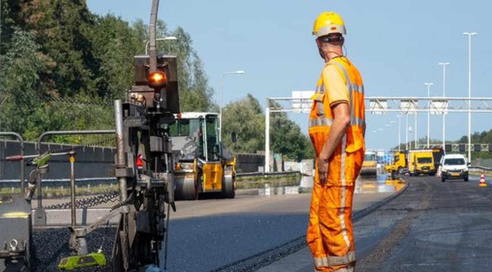 Rijkswaterstaat extends nationwide heat measures, postpones A12 roadworks