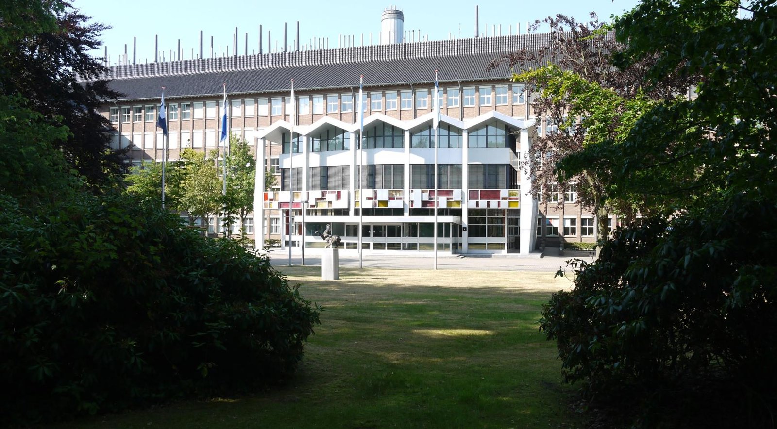 Disinformation and vaccine hesitancy among top new health risks, says Dutch institute