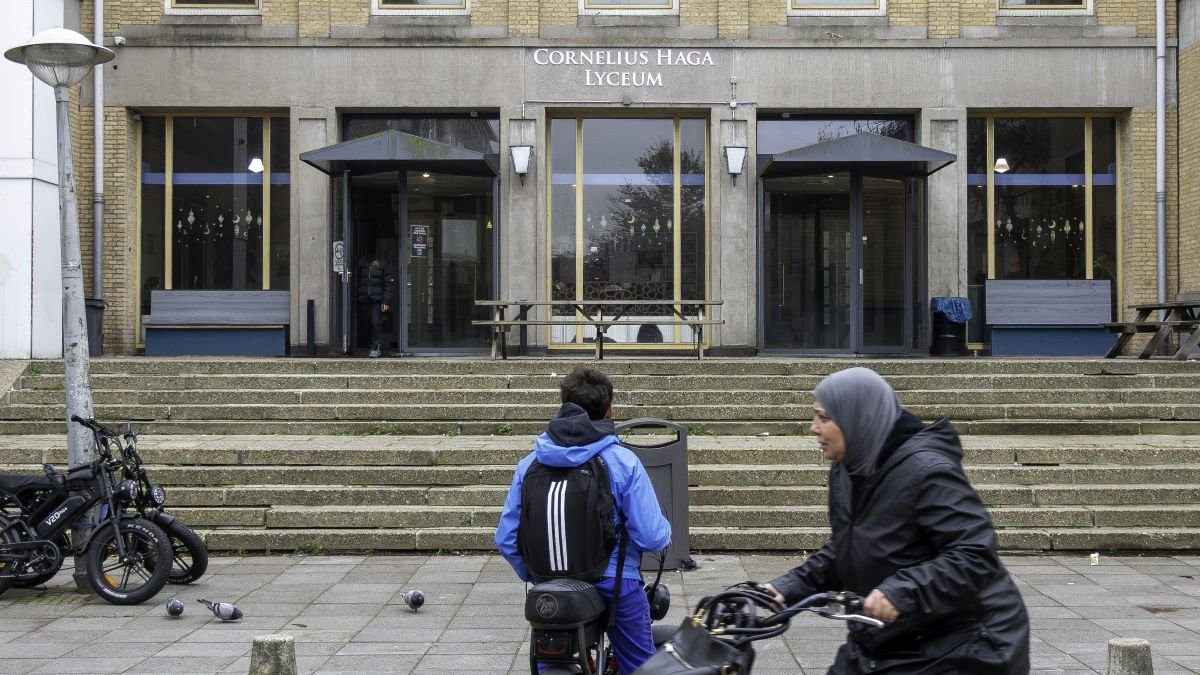 Amsterdam Islamic school guilty of mismanagement, inspectors say