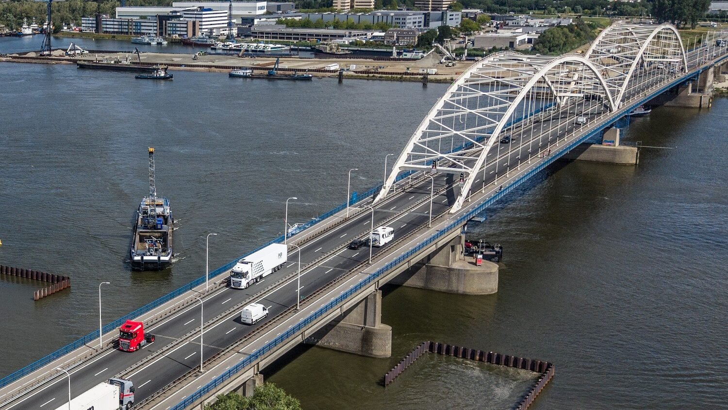 Lorries ignoring Merwedebrug ban face €500 fines