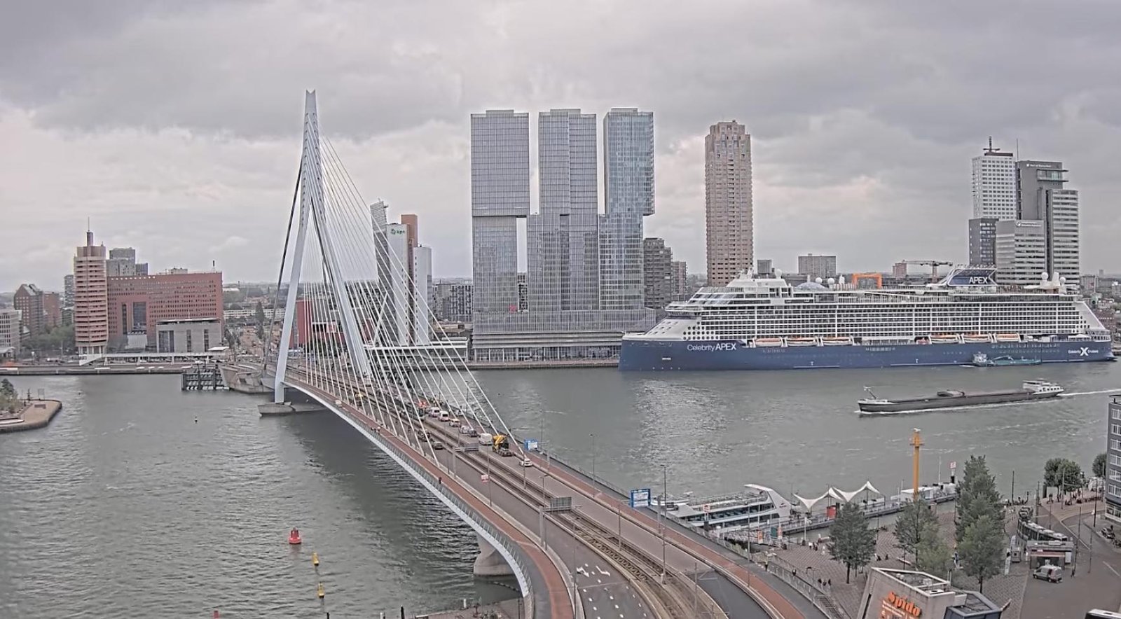 Rotterdam mayor visits scene of “terrible” tram accident; Seven hospitalized