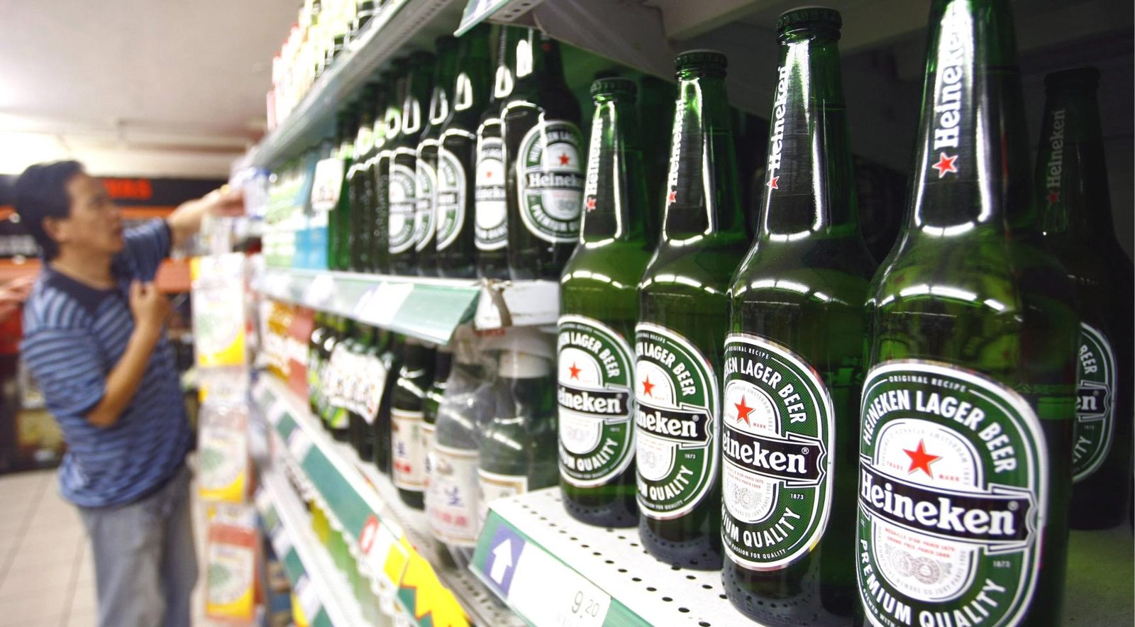 Heineken reports higher sales and profit despite job cuts