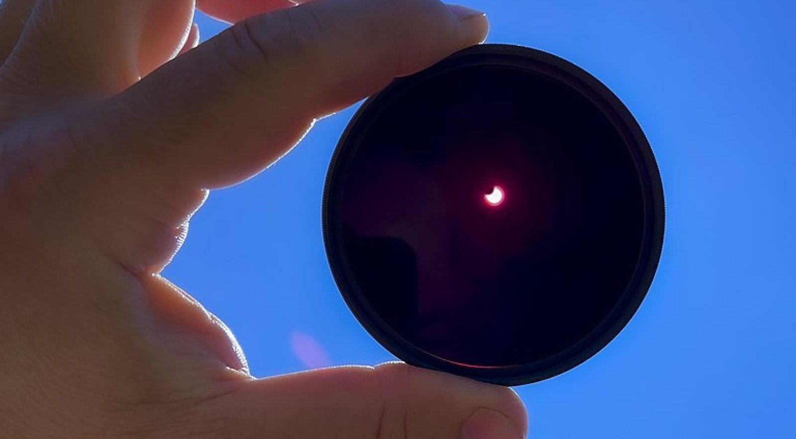 1 in 5 Dutch people plan to watch solar eclipse without eye protection