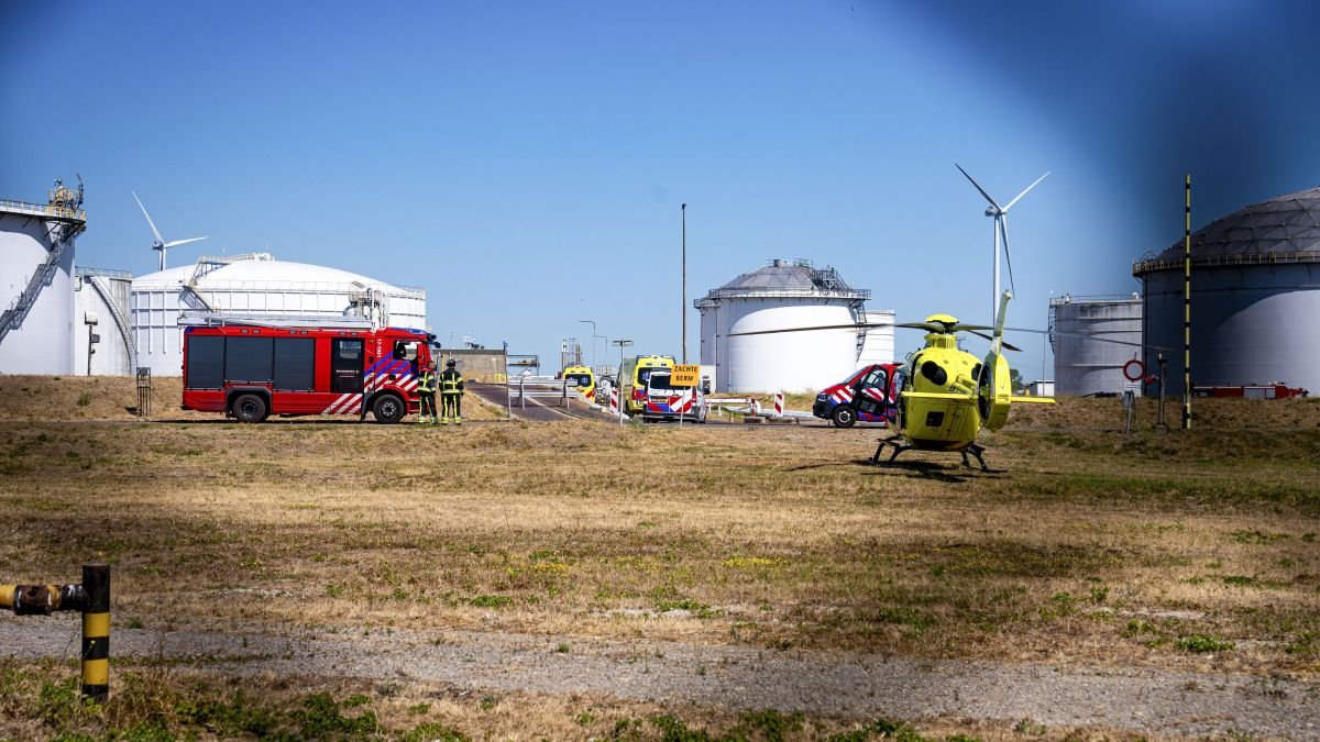 Explosion at Rotterdam port site kills one, injures several