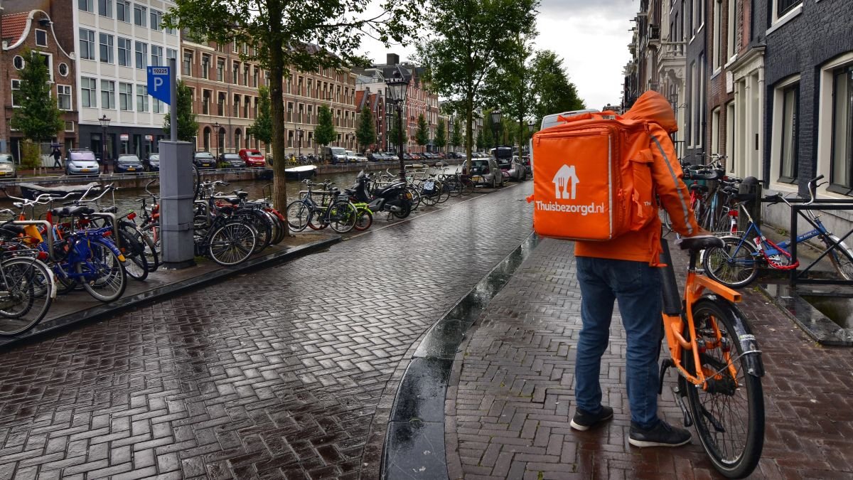 Your takeaway habit is feeding Dutch inflation, says DNB