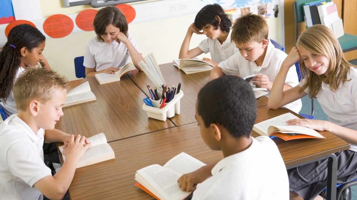 Schools return as new Dutch and maths targets become law