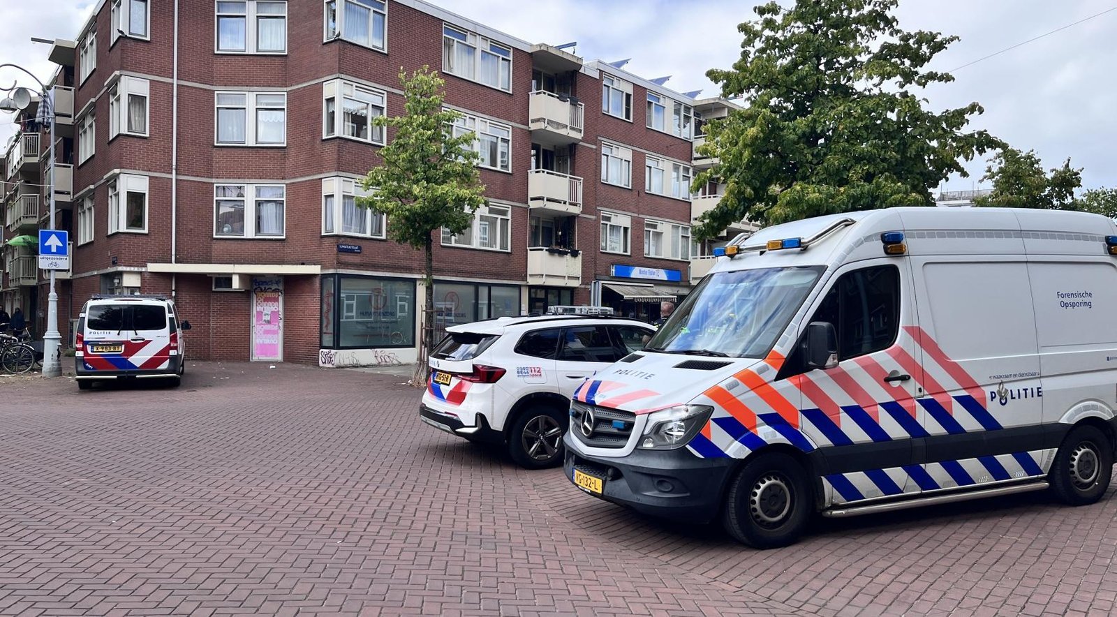 Amsterdam police follow blood trail to stabbing victim inside Sumatrastraat home