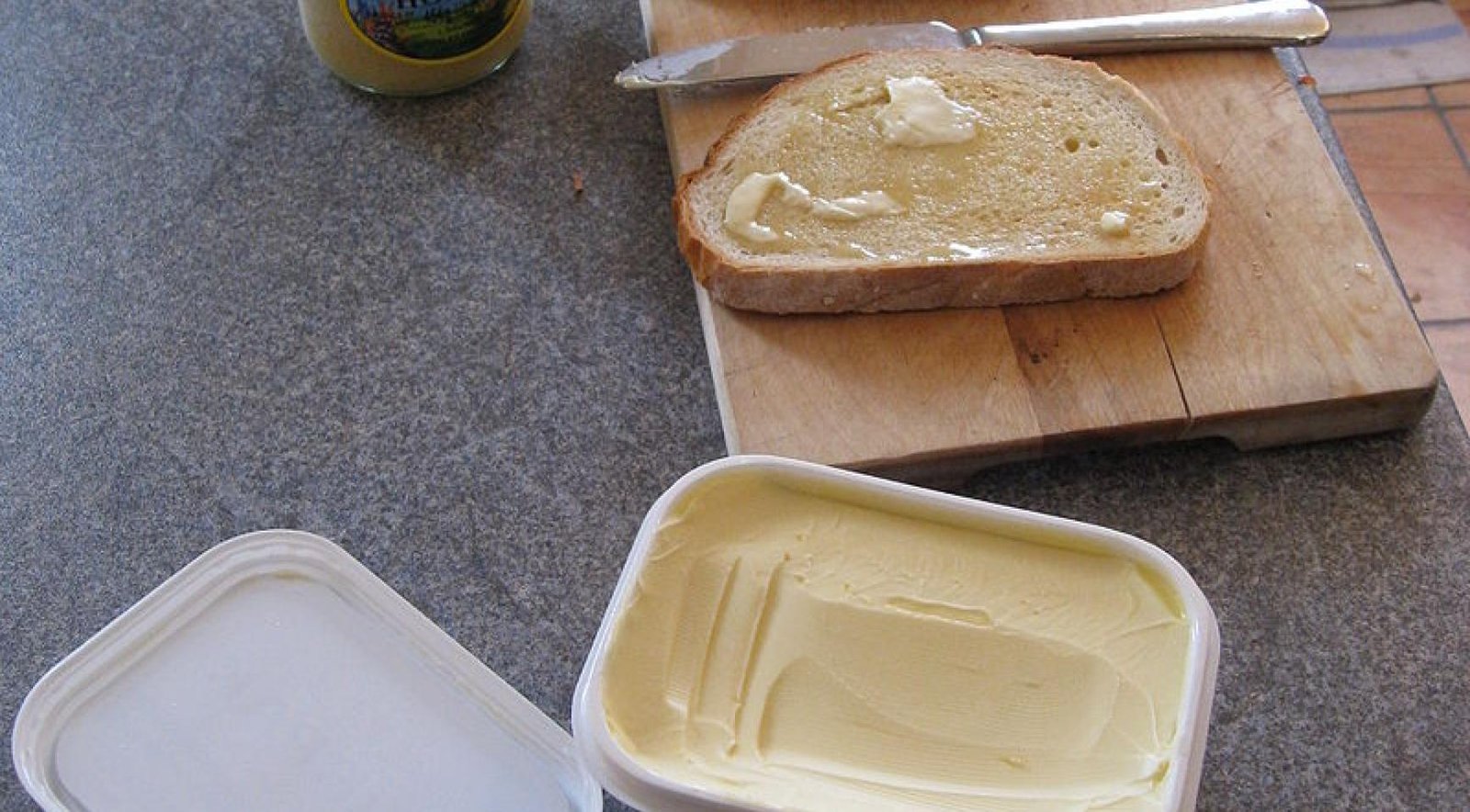 Kids consume too much toxic 3-MCPD through margarine, sauces