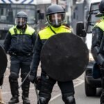Anti-asylum protesters pelt cops with fireworks in Gelderland town; Over 10 arrested