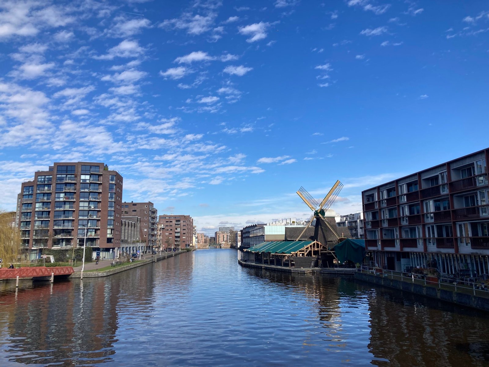 Weekend will be cool but mostly sunny, temperatures up to 25C