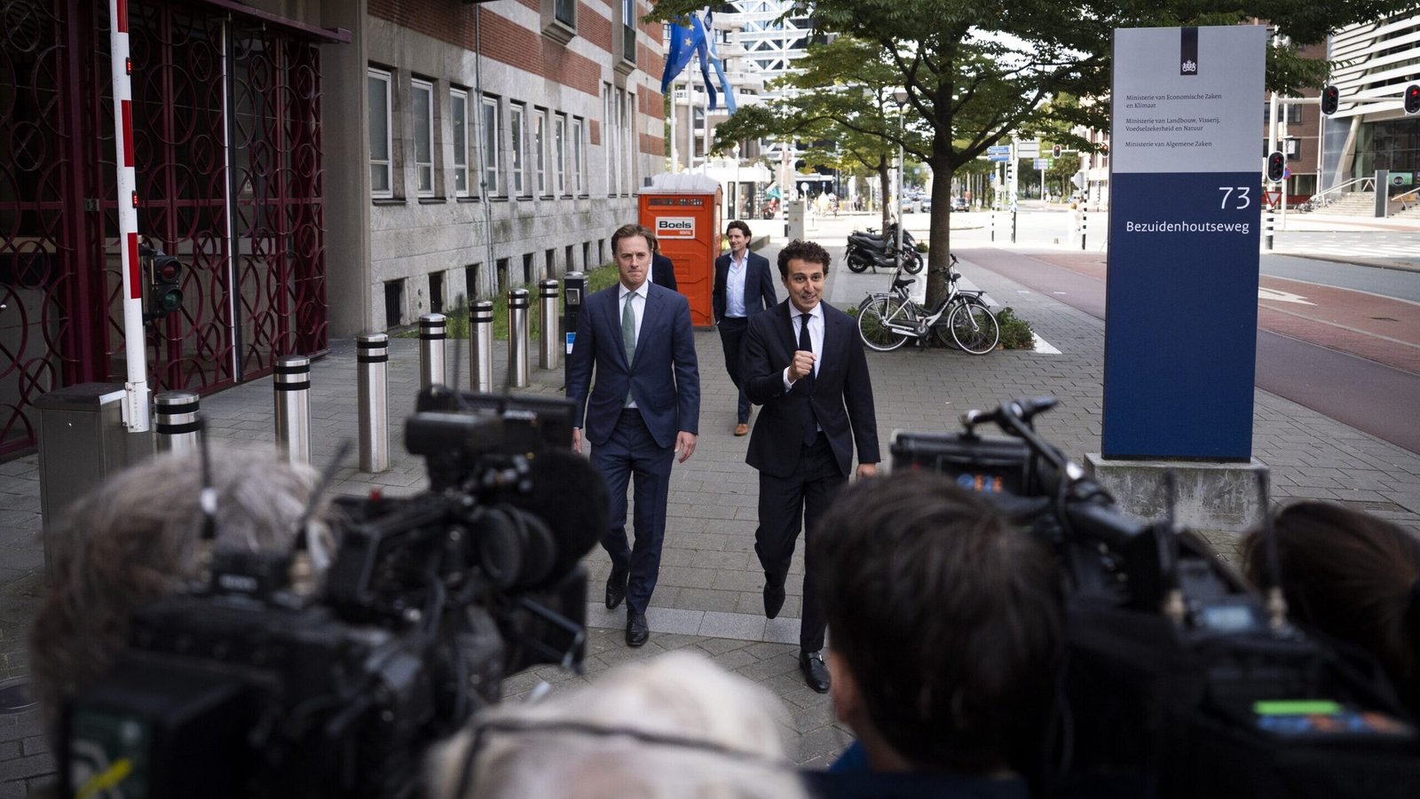 Opposition parties Pro and Volt team up to force budget deal