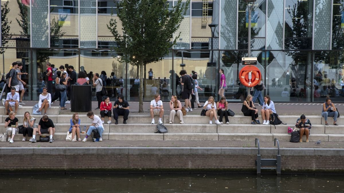Amsterdam top destination for young people leaving home