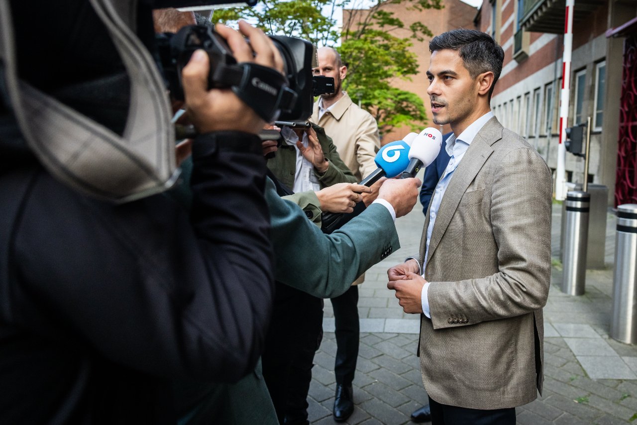 Jetten apologises for call to punch abusers “hard in the face”