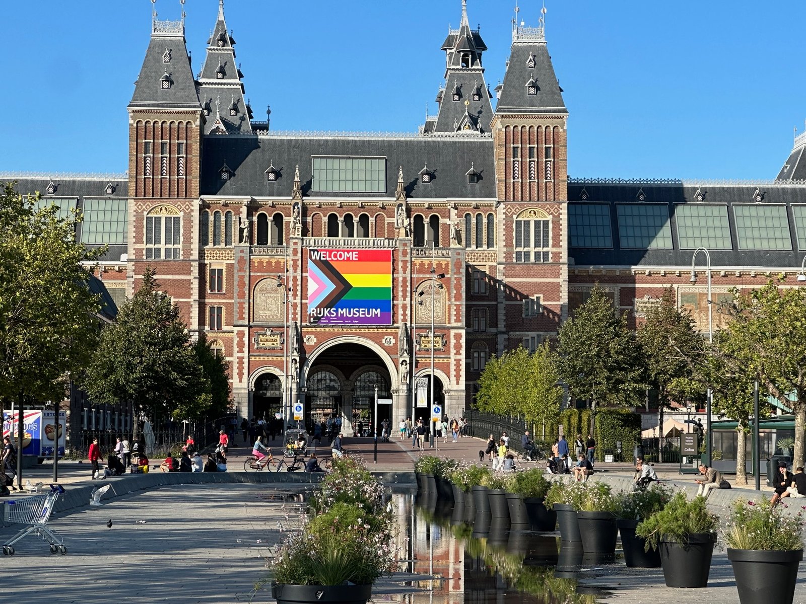 Dutch museum visits rose to over 30m last year