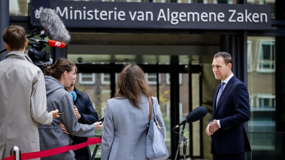 Cabinet backtracks on box 3 tax plans for small savings