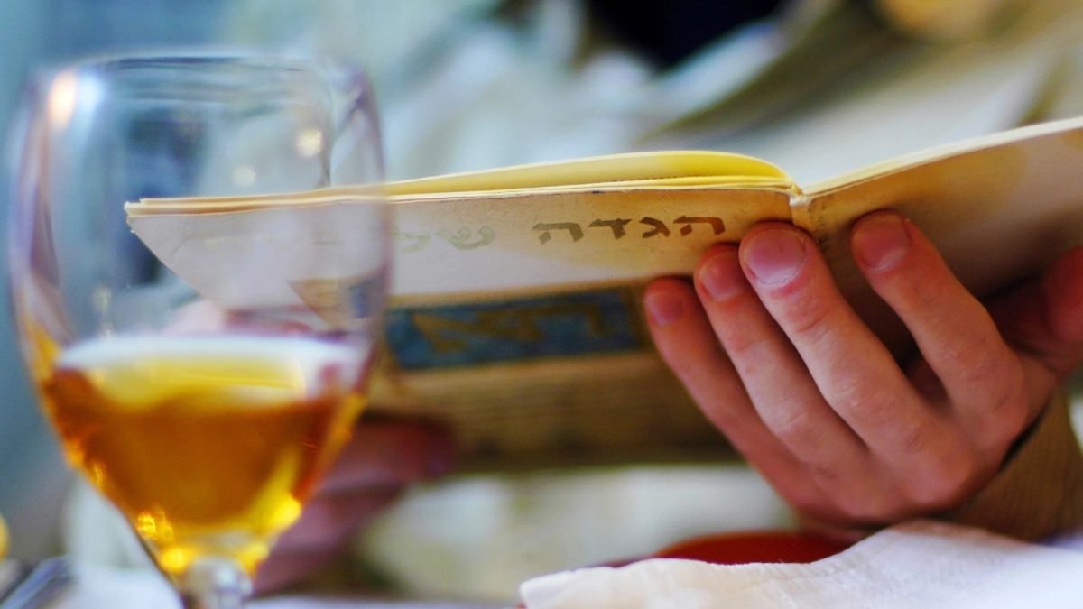 Former parliamentarian targeted for banned Israeli wine purchase