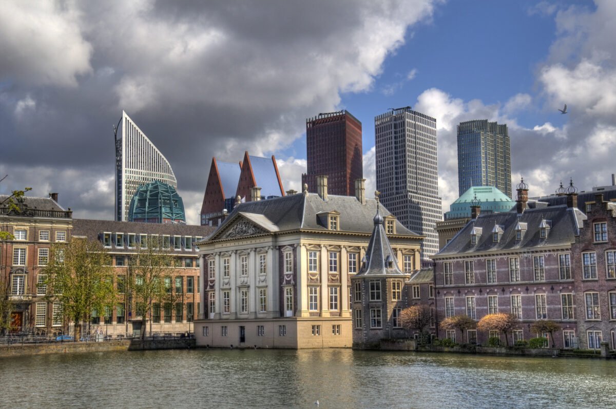 Van der Burg plans to use more AI so government can cut payroll